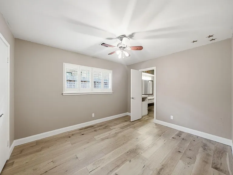 14110 Barryknoll Ln — Photo 2