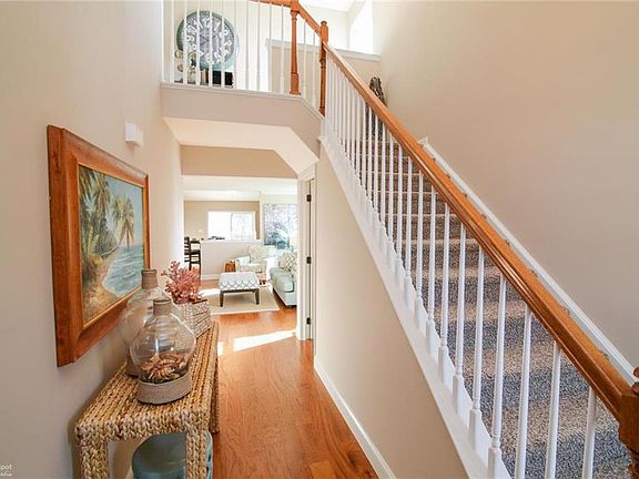 4th image of 140 Walker Dr