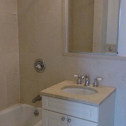 5th image of 2638 28th St APT 5B