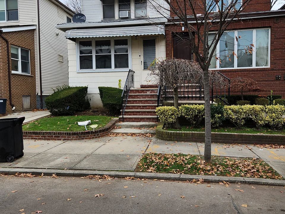2nd image of 1051 E 3rd St
