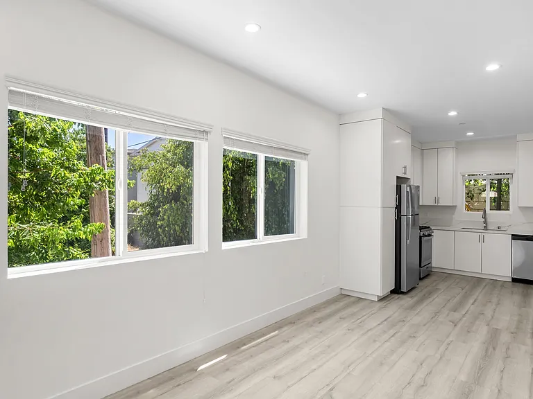 620 E Imperial Ave #A — Photo 9