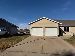 903 S Colleen Ln, Sioux Falls, SD 57106