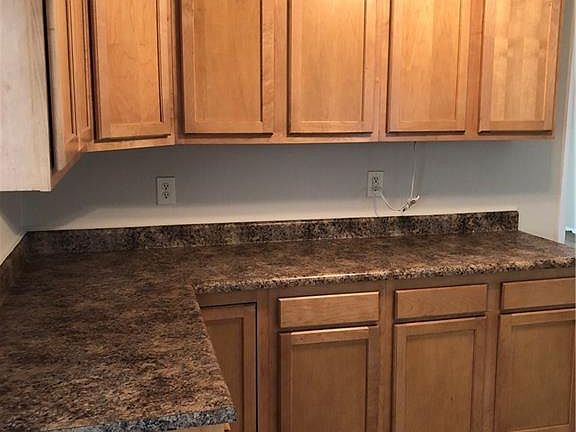4th image of 1316 Hemlock Dr