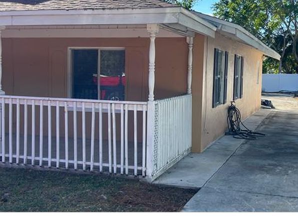 10400 San Martin Blvd NE