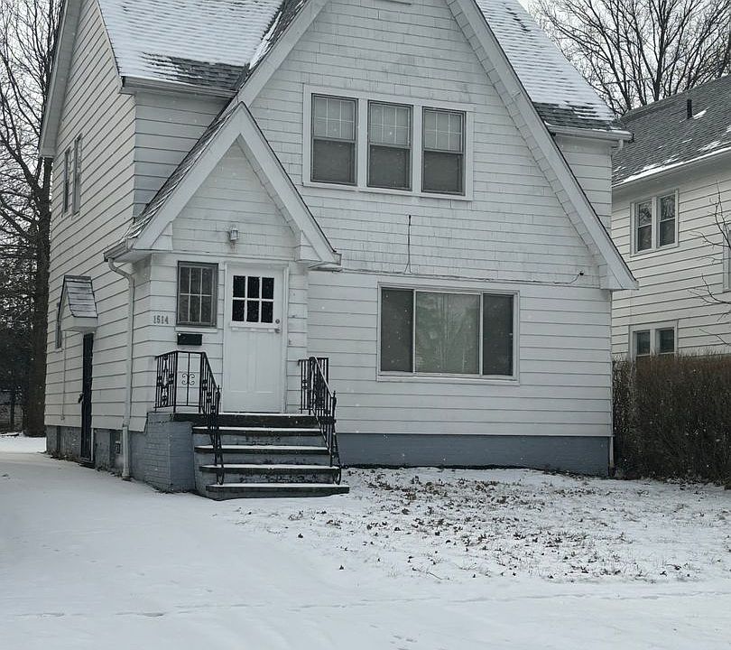 1st image of 1514 E 204th St