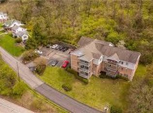 2445 Old Greentree Rd UNIT 3C, Carnegie, PA 15106