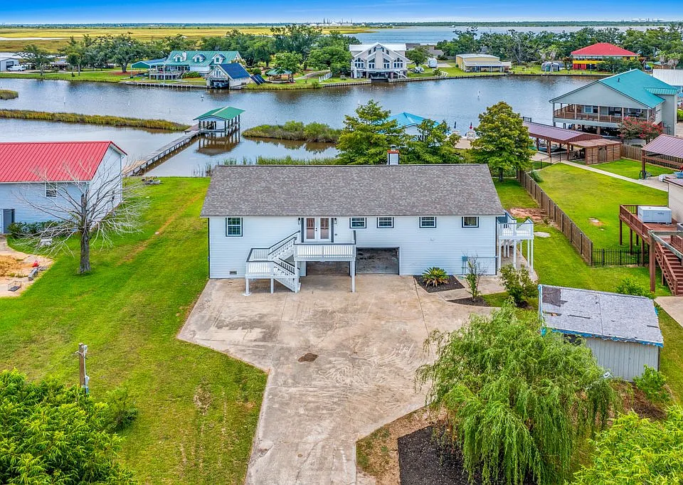 1109 Beachcomber Rd