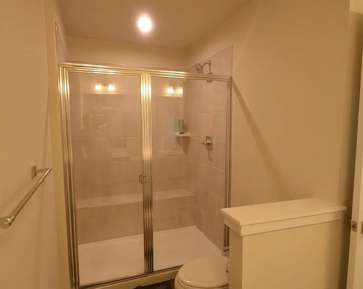 323 E Cochran St — Photo 15