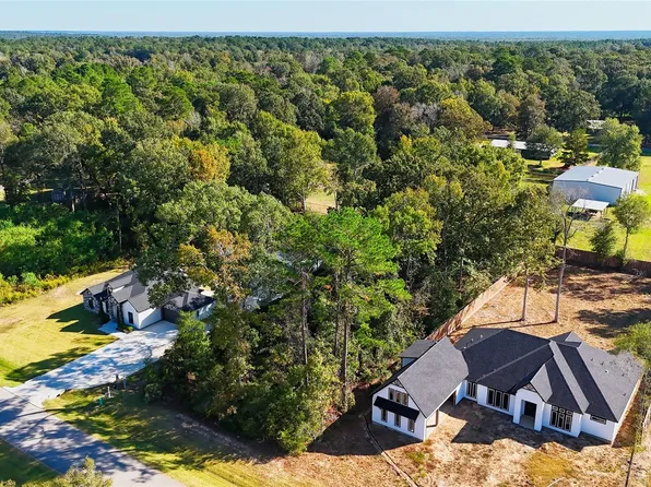 187 County Road 6606, Dayton, TX 77535