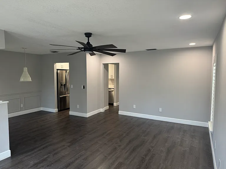 115 S Hale Ave — Photo 3