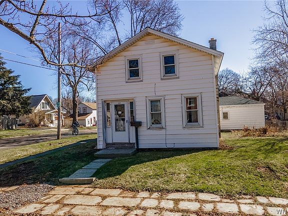 3rd image of 167 Lock St