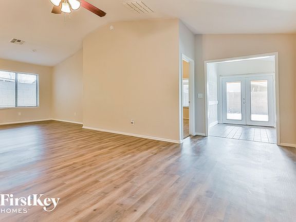 3rd image of 425 W Jersey Way