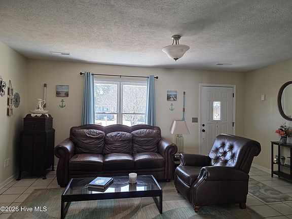 3rd image of 1007 Kennesaw Court
