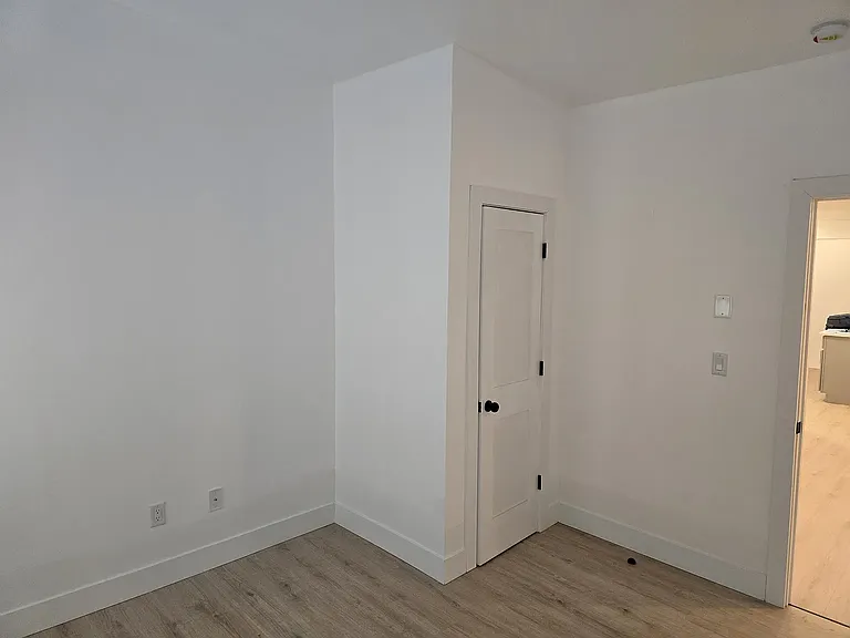 31 Van Zandt St #2 — Photo 19