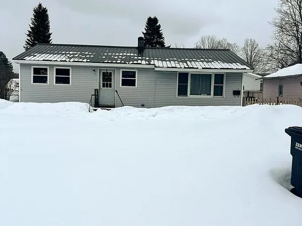 45 Irasburg St, Orleans, VT 05860