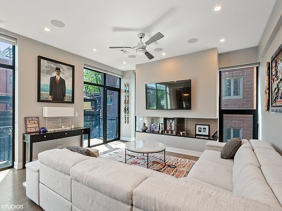 5th image of 2607 N Ashland Ave #2E