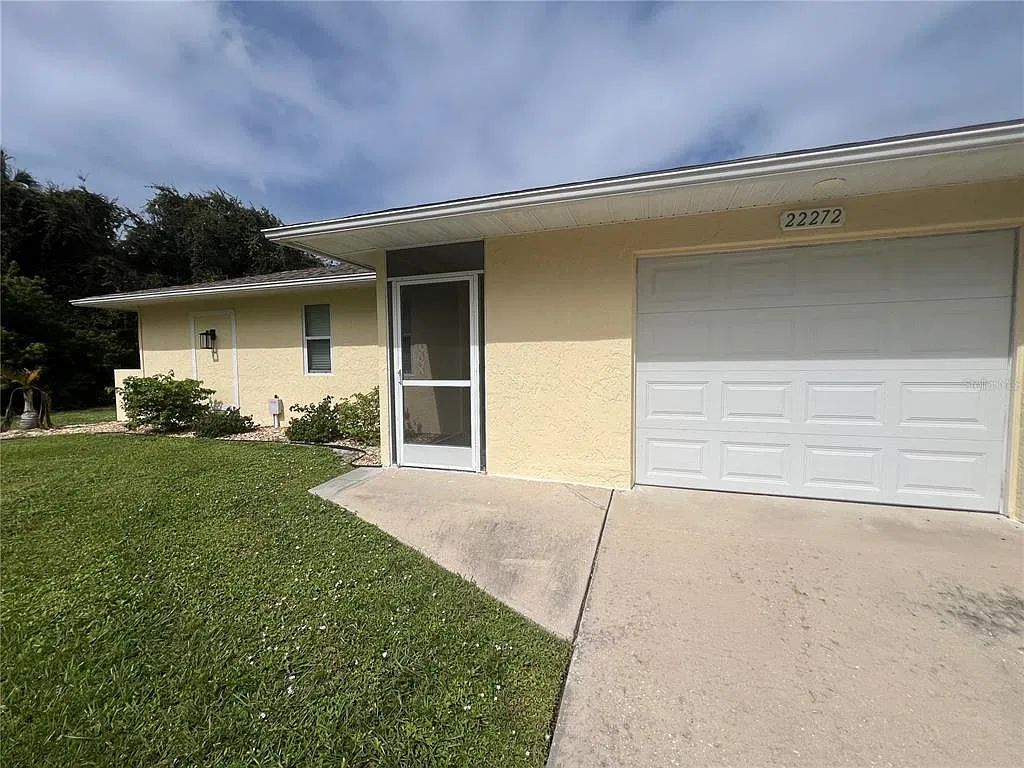 2 bed, 2.0 bath, 1071 sqft, $1,700 — Photo 2