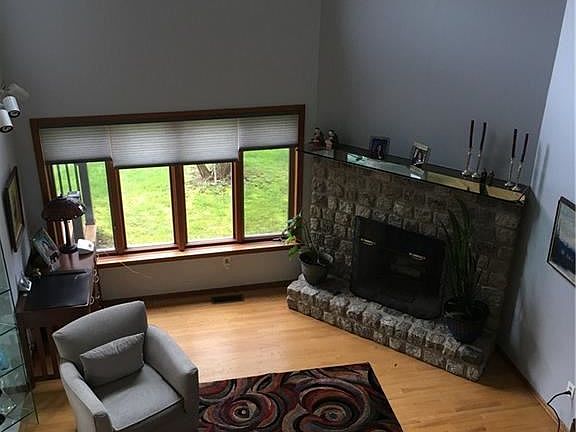 3rd image of 32 Cambridge Ct