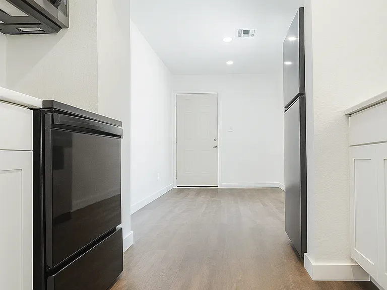 1150 S Quaker Ave #10 — Photo 6