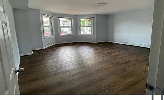 2nd image of 136 Winter Ave Floor 1