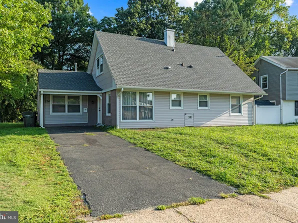 124 Pennypacker Dr, Willingboro, NJ 08046