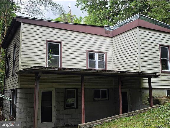 3rd image of 1139 Hampton Ave