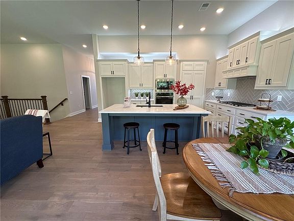 3rd image of 13507 Terrace Park Dr