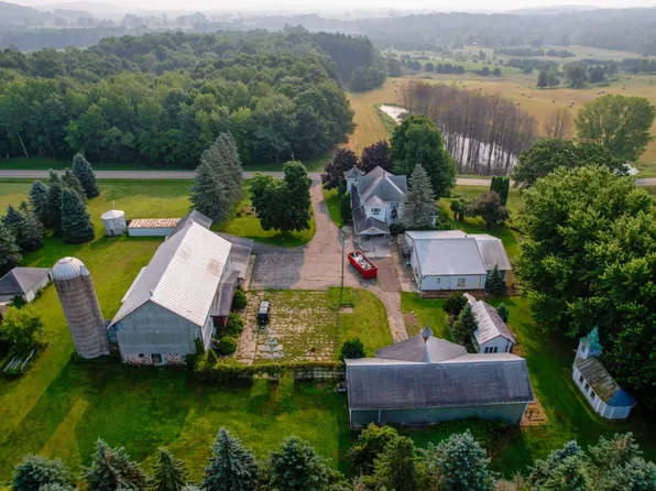 N8599 Ferg Rd, Manawa, WI 54949