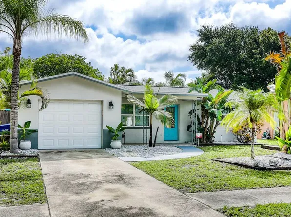 2247 Nellie St, Largo, FL 33774