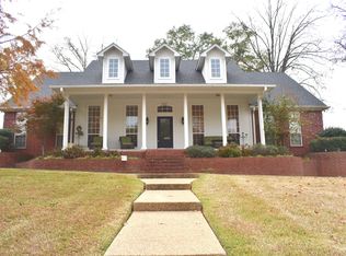 522 Southcreek Dr, Chandler, TX