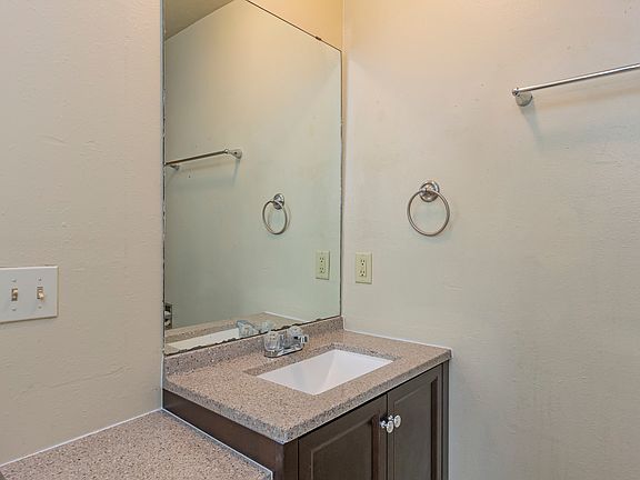 4th image of 1401 Corbin Dr