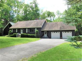 59 Acadia St, Dexter, ME 04930