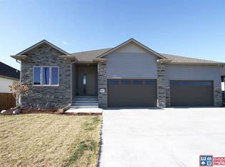 8917 S 32nd St, Lincoln, NE 68516