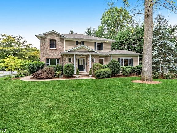 2nd image of 25 Candlewood Dr