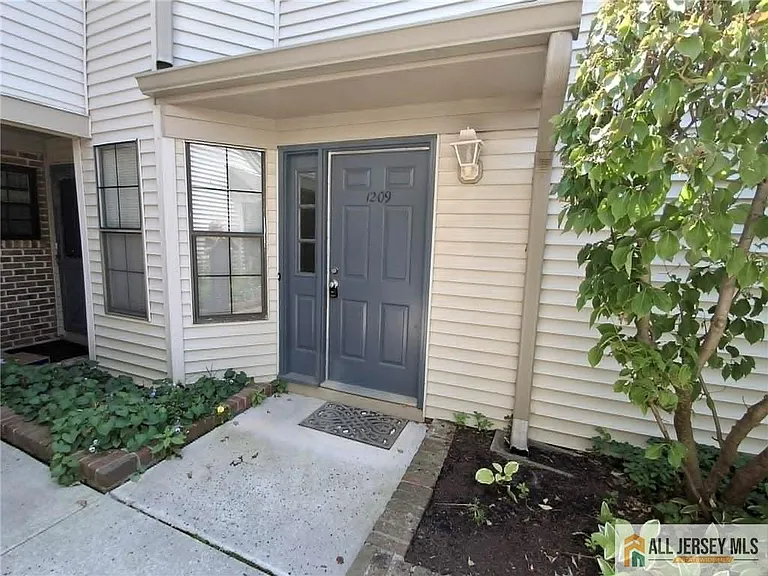 1209 Harbor Club Dr — Photo 23