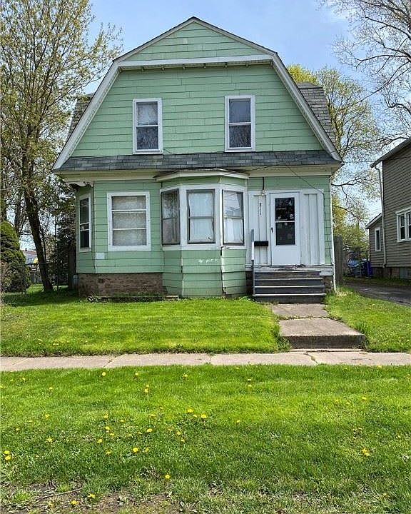 1st image of 811 Genesee St