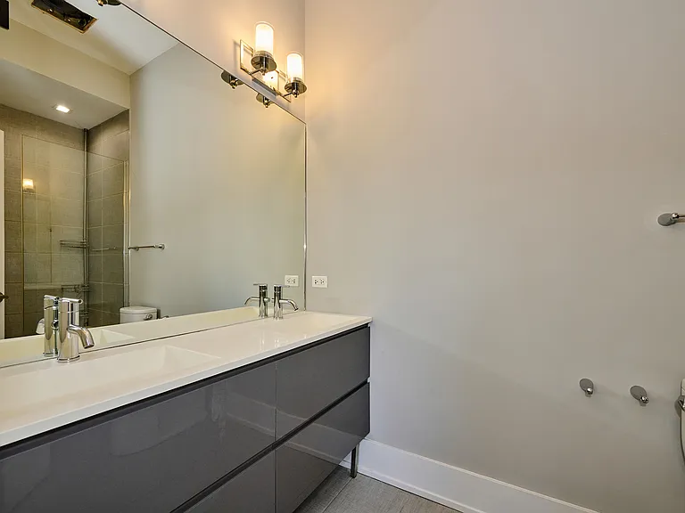 1338 W Cullerton St — Photo 25
