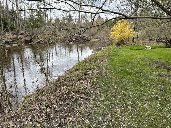 2nd image of 2425 Deerfield Trl