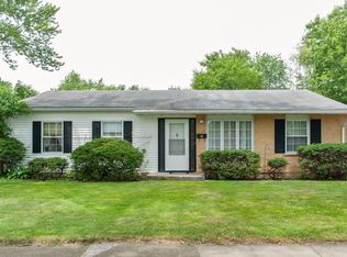 43 Cedar Dr, Wheeling, IL 60090