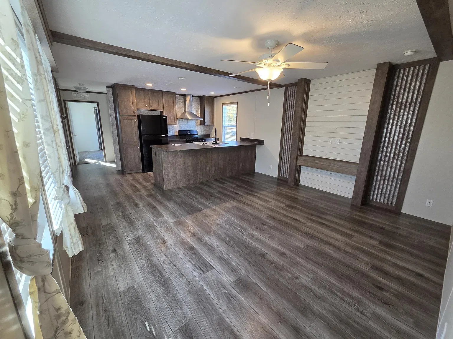 Convienent And Comfort Living! — Photo 3