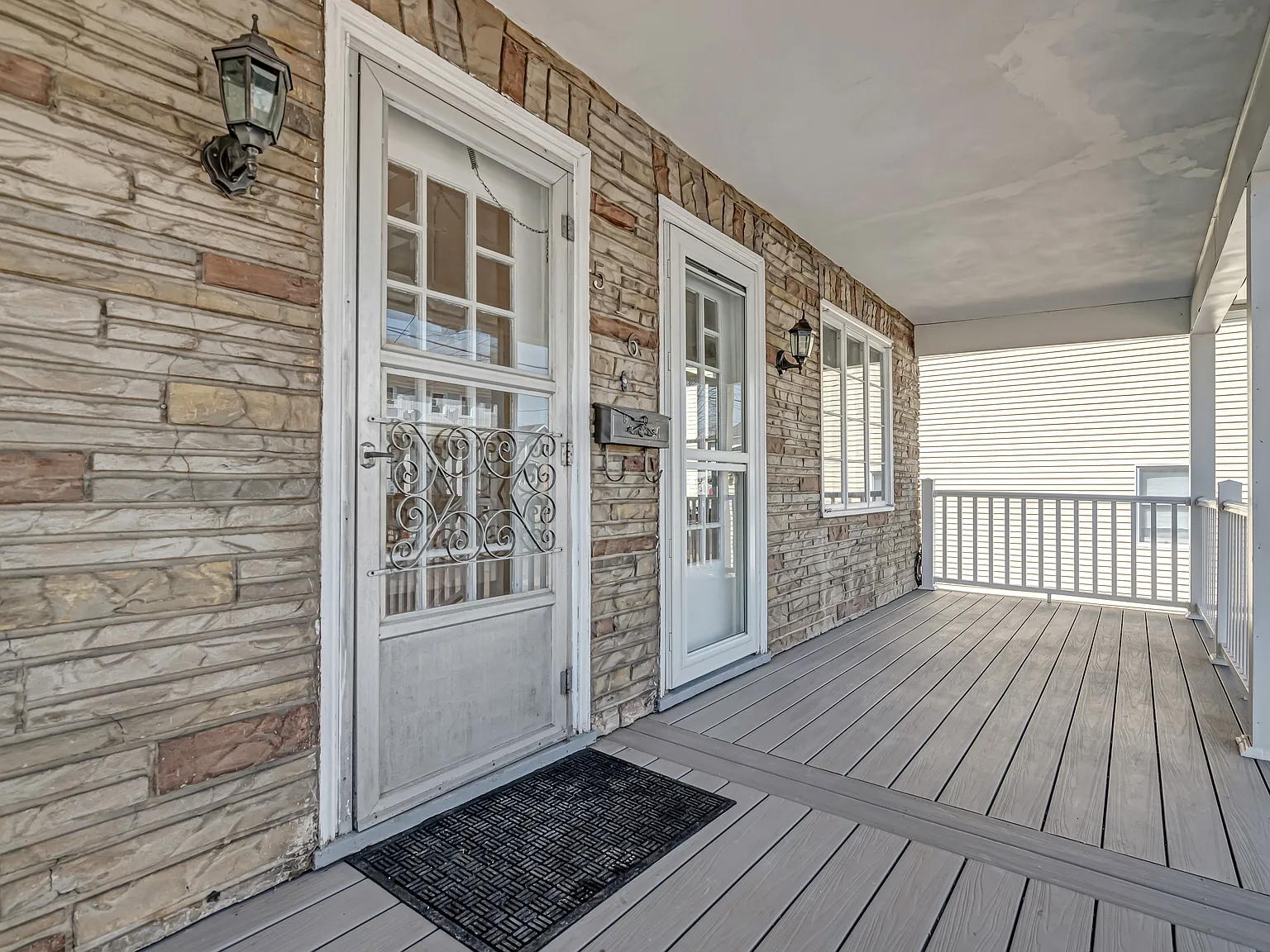 6 bed, 2400 sqft, $2,195 — Photo 3