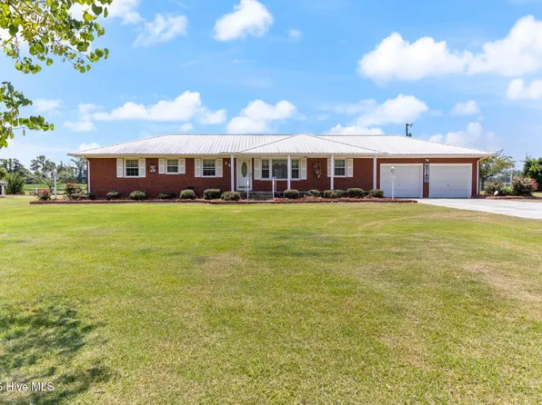 593 Singletary Mill Pond Road, Bladenboro, NC 28320