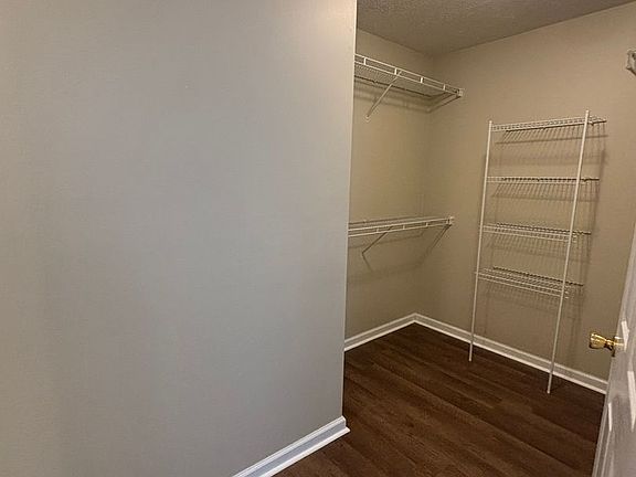 4th image of 1019 Mansford Ln