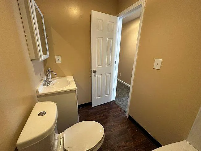 697 Allyn St — Photo 10