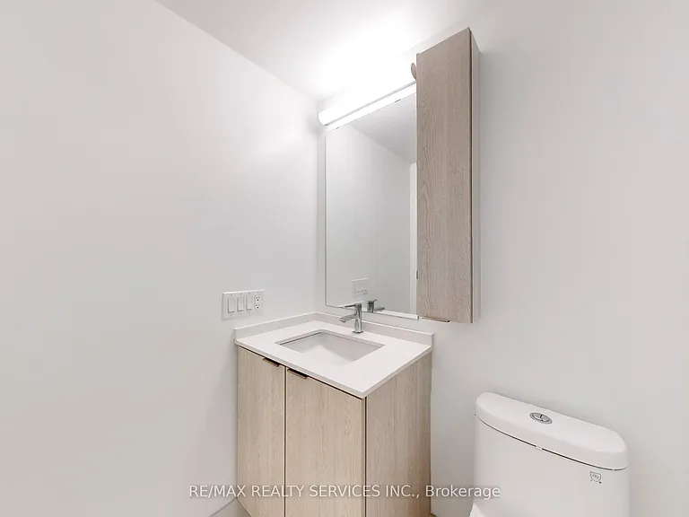 86 Dundas St E #1320 — Photo 17
