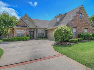 220 Gloucester Dr, Bossier City, LA 71111