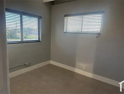 515 SW 3rd Ave #A — Photo 12