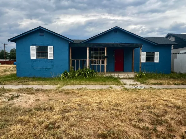 220 N 6th St, Slaton, TX 79364