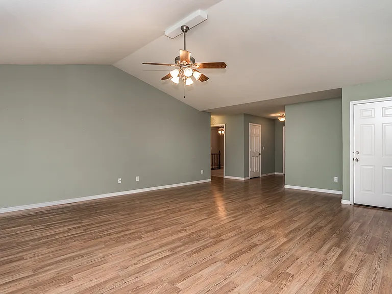 5 Wreston Ln — Photo 2