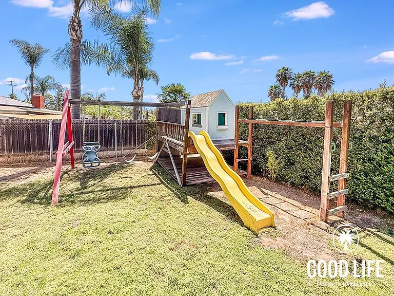 1031 Emelita St — Photo 18